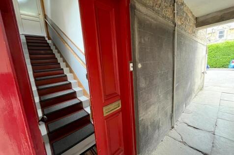 PRIVATE ENTRANCE