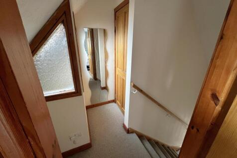 STAIRCASE &amp; LANDING