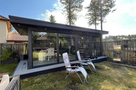 GARDEN ROOM/OFFICE