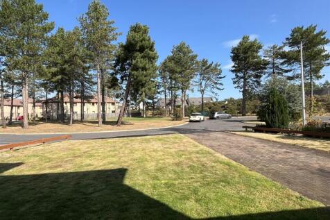 VIEW TO FRONT