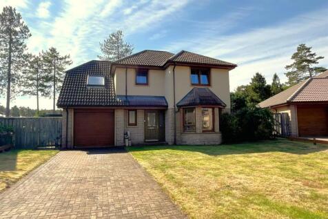 14 PROVOST DRIVE, LOSSIEMOUTH