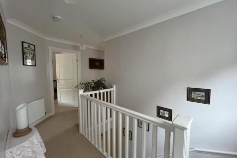 STAIRCASE &amp; LANDING