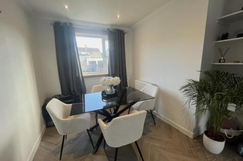 LOUNGE / DINER