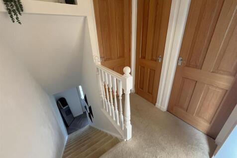 STAIRCASE &amp; LANDING