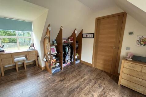 DRESSING ROOM