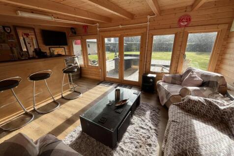 SUMMER HOUSE