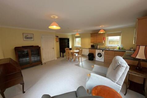 OPEN PLAN KITCHEN/ DINING/ LOUNGE