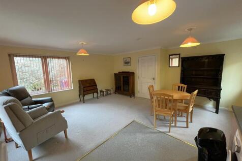 OPEN PLAN KITCHEN/ DINING/ LOUNGE