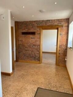 9 The Stables - Entrance Hall