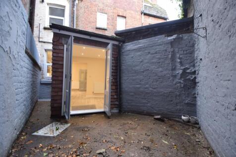 Courtyard - 6 Abbey Foregate