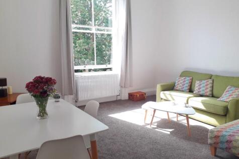 Lounge / Dining Area