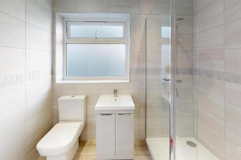 Woolmoor-Close-Thirsk-Bathroom-Defurnished.jpg