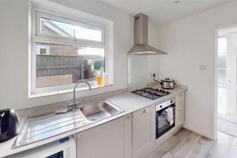 Woolmoor-Close-Thirsk-Kitchen.jpg