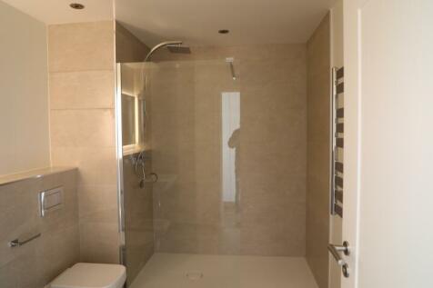 En suite bathroom