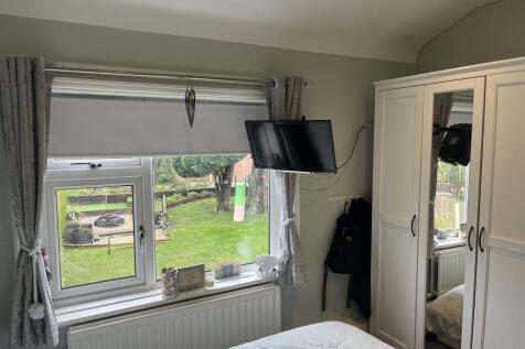 Bedroom one...JPG