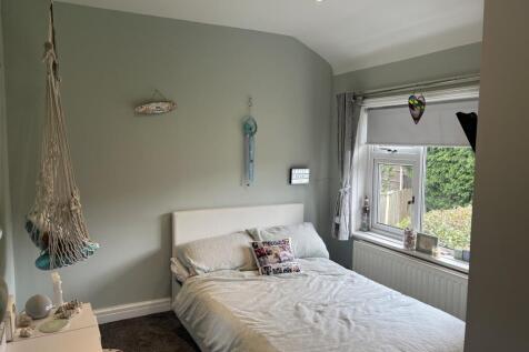 Bedroom one.JPG