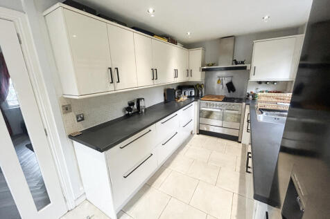 Kitchen 3.jpg