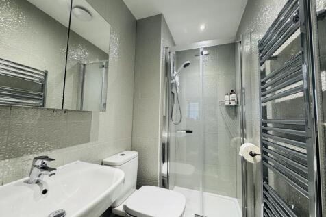 en suite 1.jpeg