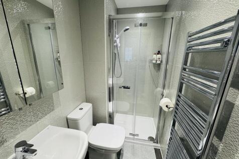 en suite 2.jpeg