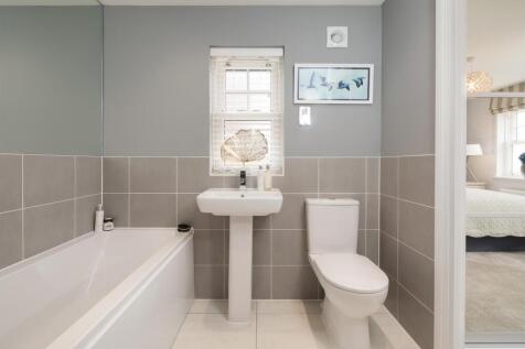 Family bathroom in the Norbury 3 bedroom home