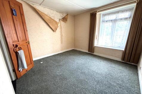 Bedroom 2 T202505220849.jpg