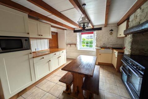 Kitchen T202508041242.jpg