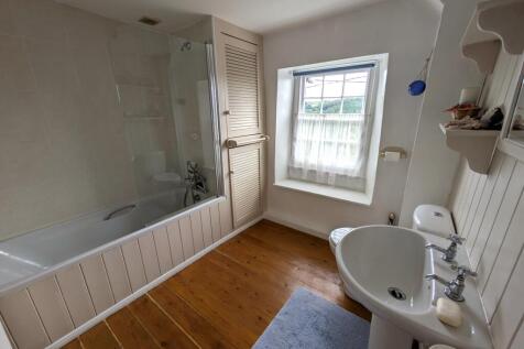 Bathroom T202508041242.jpg