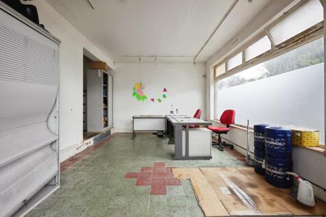 78eastst16 T202509120944.jpg