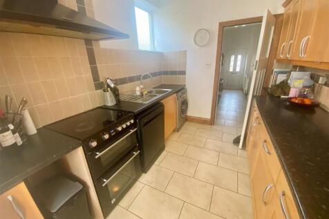 Kitchen 2.jpg