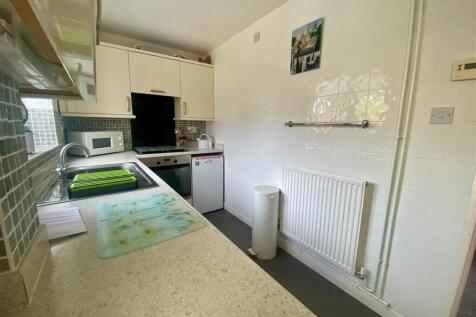 Kitchen 1.jpg