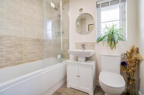 BATHROOM/W.C.