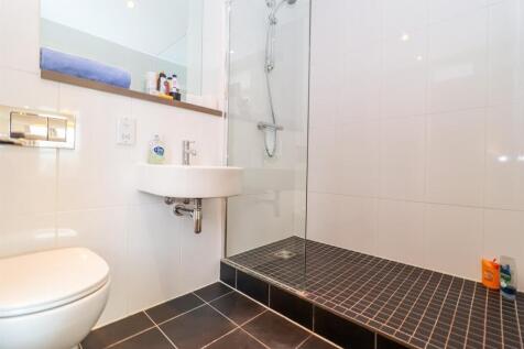 EN SUITE SHOWER ROOM/W.C.