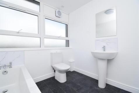 TYPICAL INTERIOR-Bathroom