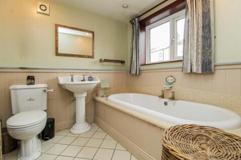 BATHROOM/W.C.