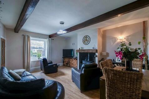 SITTING/DINING ROOM