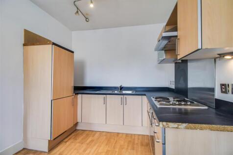 OPEN PLAN LOUNGE/KITCHEN