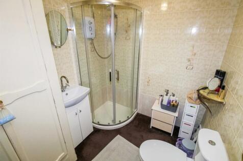 SHOWER ROOM/W.C.