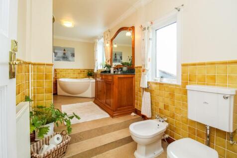 BATHROOM/W.C.
