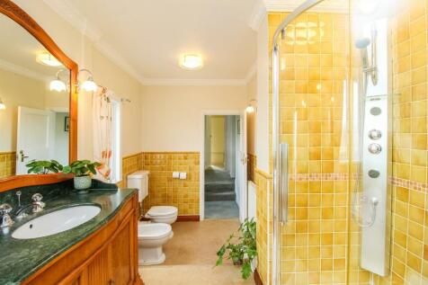 BATHROOM/W.C.