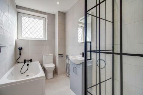 BATHROOM/W.C.