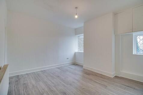SITTING/DINING ROOM
