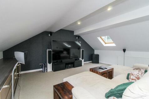 BEDROOM/CINEMA ROOM