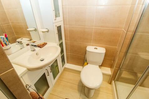 SHOWER ROOM/W.C.