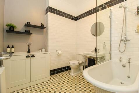 BATHROOM/W.C.