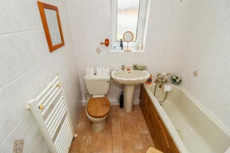BATHROOM/W.C.