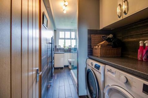 UTILITY ROOM/SHOWER ROOM/W.C.