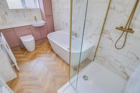 BATHROOM/W.C.