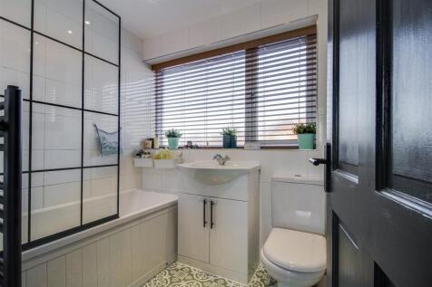 BATHROOM/W.C.