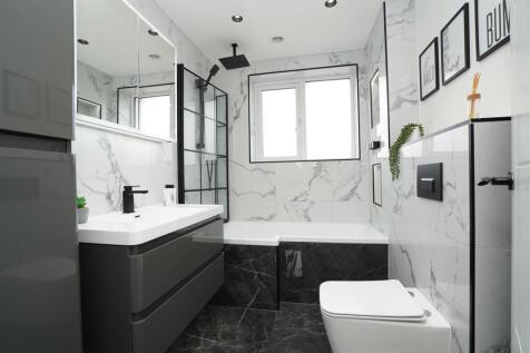 BATHROOM/W.C.