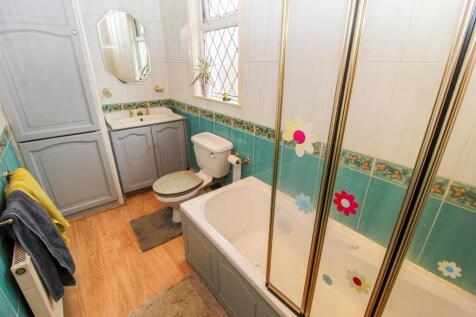 BATHROOM/W.C.